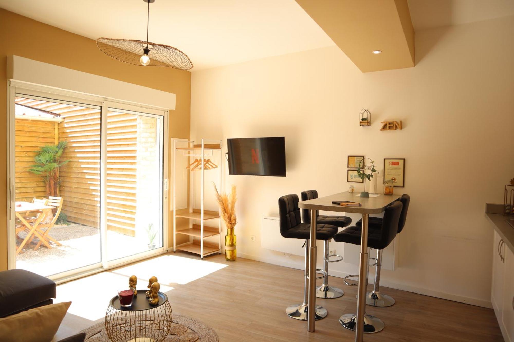 Appartement - Parking Prive Gratuit, Proche Centre-Ville Et Gare De Saint-Omer سانت-أومير المظهر الخارجي الصورة