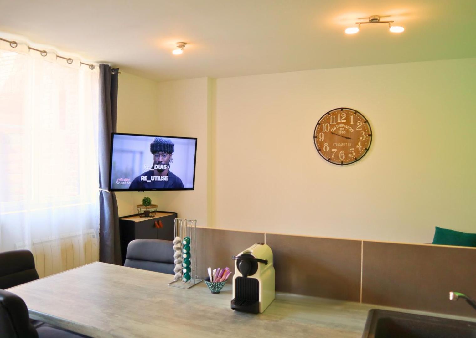 Appartement - Parking Prive Gratuit, Proche Centre-Ville Et Gare De Saint-Omer سانت-أومير المظهر الخارجي الصورة