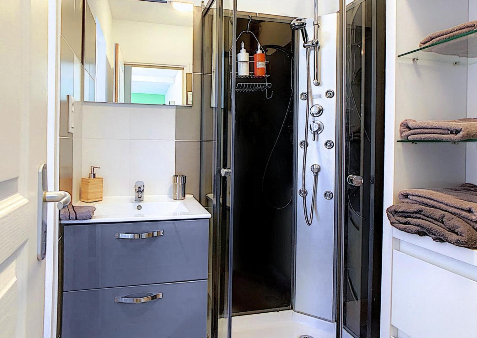 Appartement - Parking Prive Gratuit, Proche Centre-Ville Et Gare De Saint-Omer سانت-أومير المظهر الخارجي الصورة