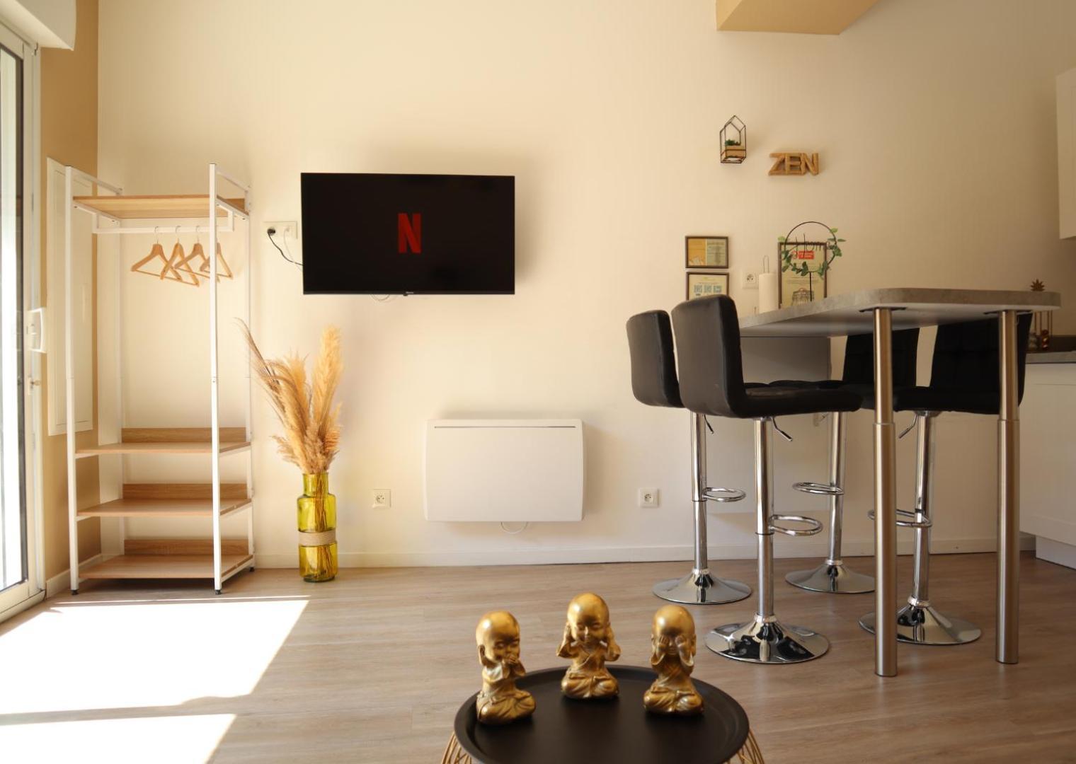 Appartement - Parking Prive Gratuit, Proche Centre-Ville Et Gare De Saint-Omer سانت-أومير المظهر الخارجي الصورة