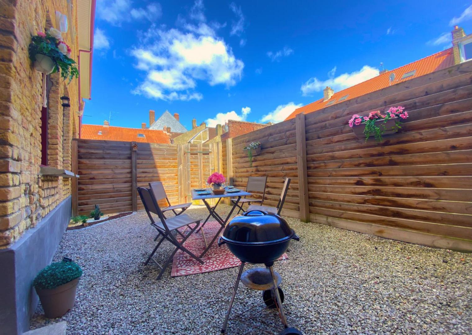 Appartement - Parking Prive Gratuit, Proche Centre-Ville Et Gare De Saint-Omer سانت-أومير المظهر الخارجي الصورة